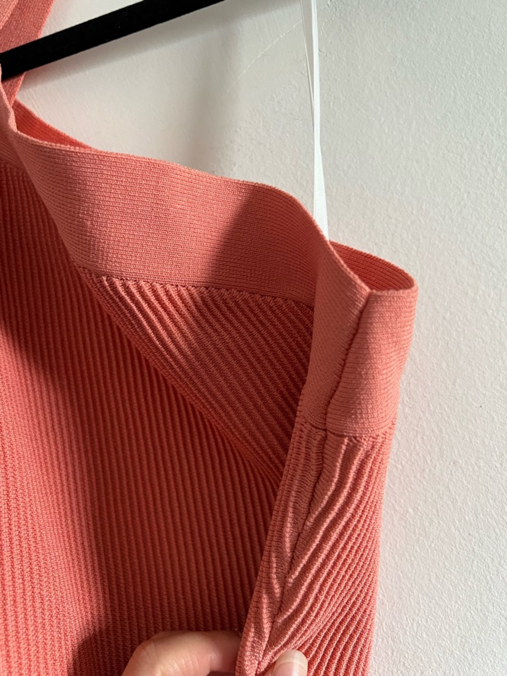 Babaton Coral Sculp Knit Criss Cross top - Picture 4 of 11